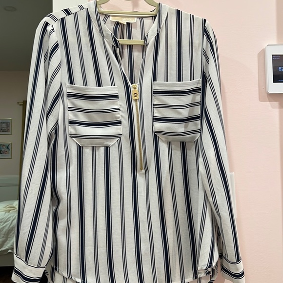 Michael Kors white and navy blouse - Picture 1 of 4
